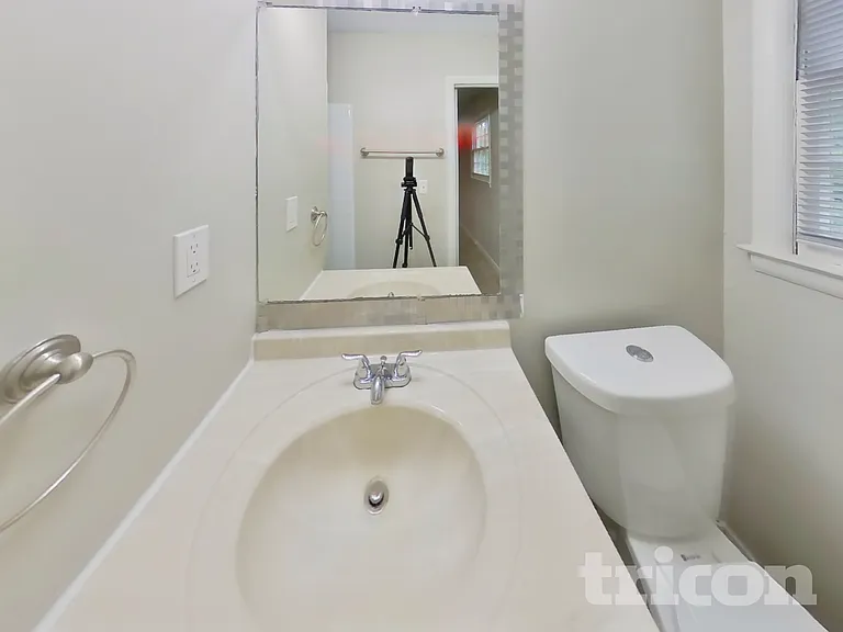 887 Sheppard Way — Photo 9