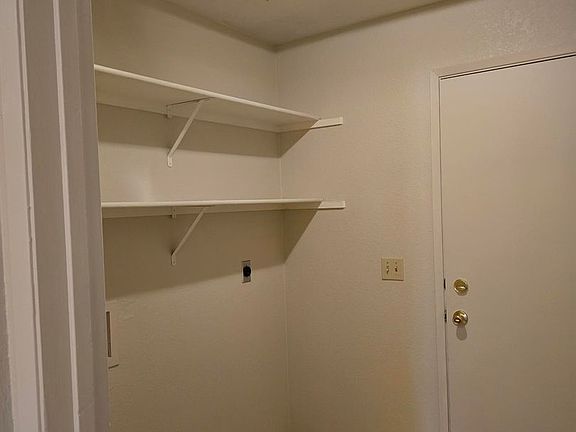 3rd image of 2624 Fieldcrest Dr