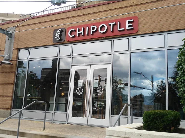 Chipotle at Dakota Crossings & Rhode Island Metro
