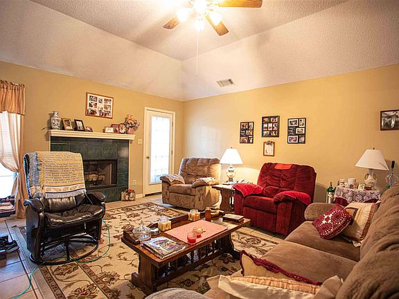 5th image of 313 Brenda Dr