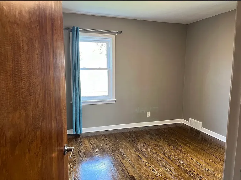 644 Freeland Ave — Photo 10