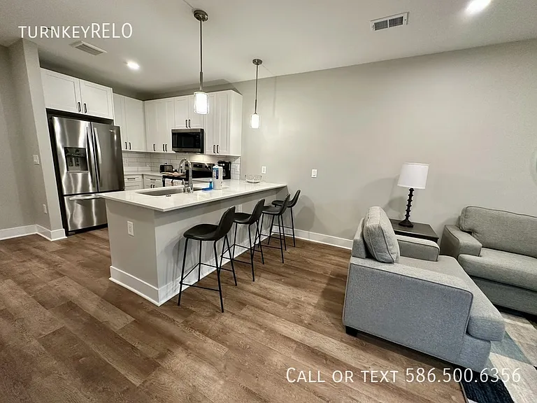 375 Kirts Blvd #106 — Photo 11