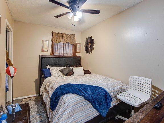 5th image of 51 W Burdock Ave