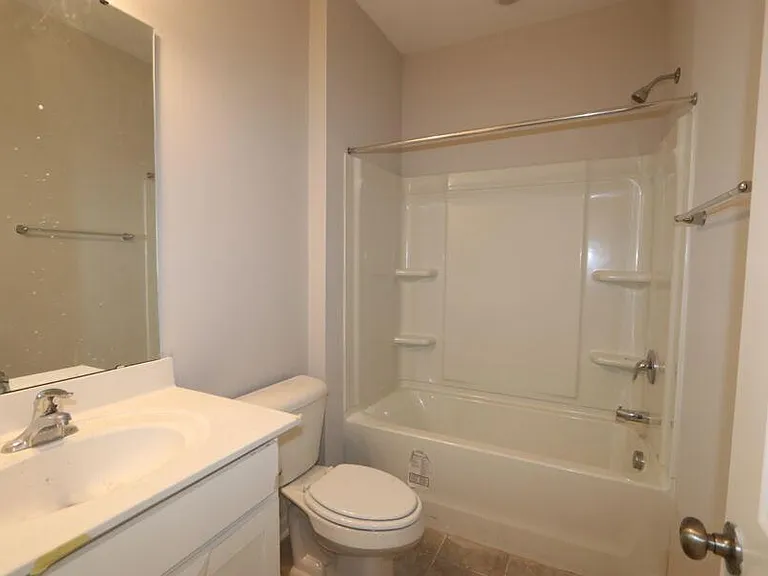 1021 Commack Dr — Photo 9
