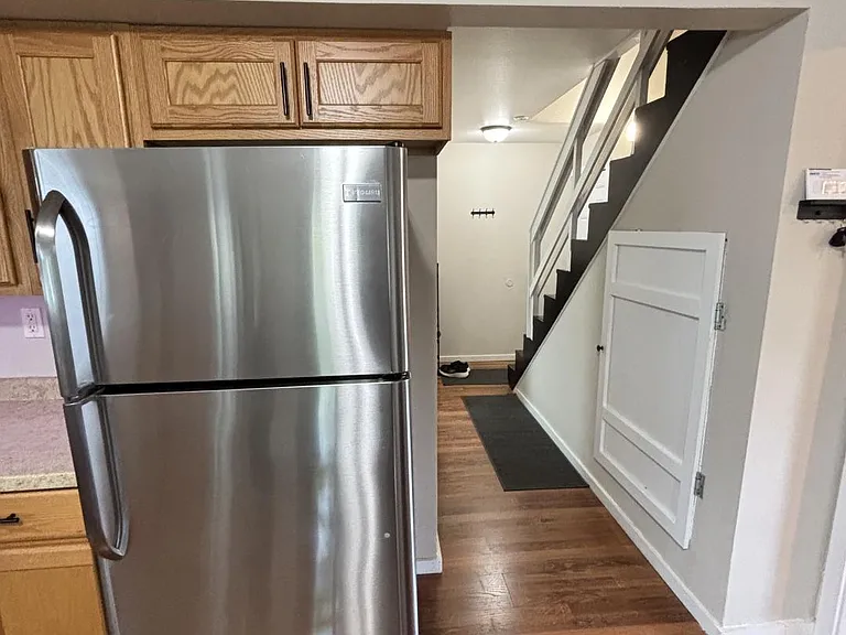 230 N 10th Ave — Photo 9
