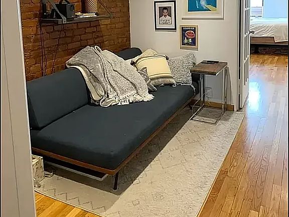 4th image of 286 E 10th St #3WW