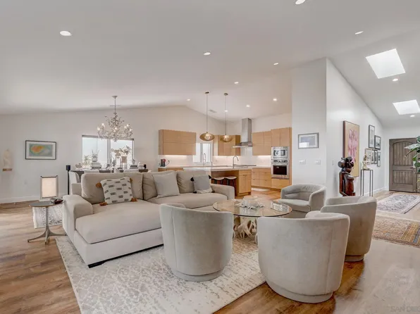 3036 Levante St, Carlsbad, CA 92009