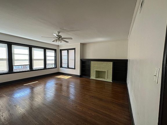 3rd image of 7929 S Saint Lawrence Ave #3N
