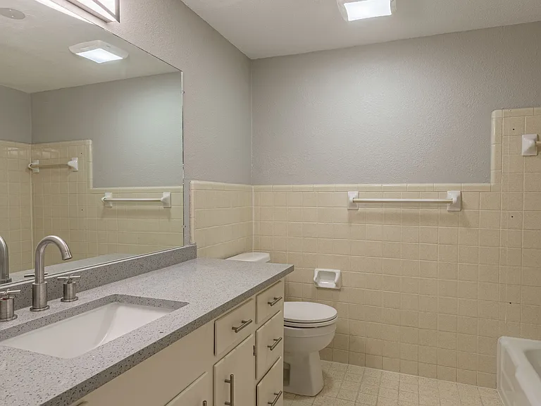 818 University Ave #3 — Photo 16