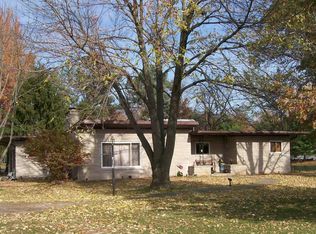 13587 E Angling Rd, Martinsville, IL 62442