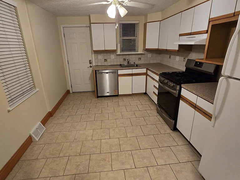 193 Liberty St #1 — Photo 4