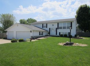 23427 Briar Dr, Elsah, IL 62028