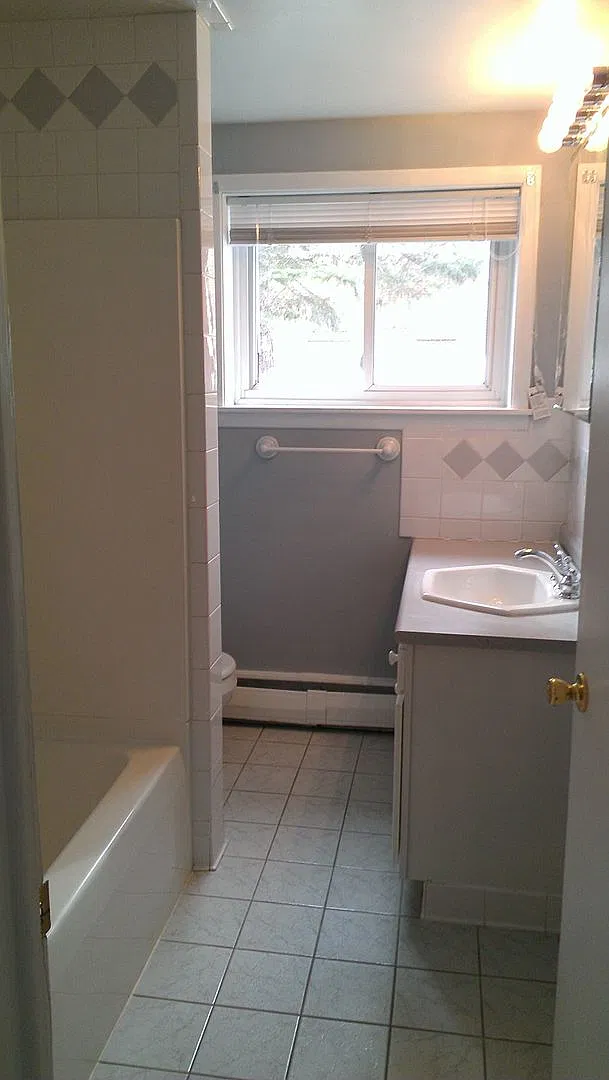 Catskill Ave — Photo 1