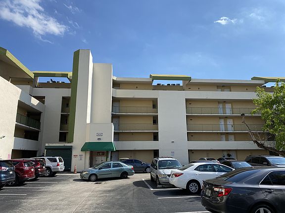 2nd image of 8820 Fontainebleau Blvd APT 303-1