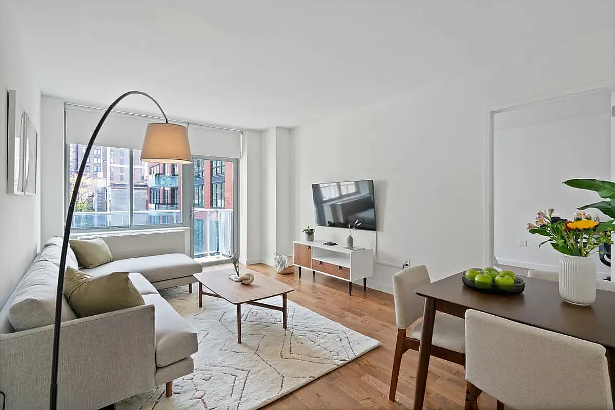 260 West 26th Street — Photo 1