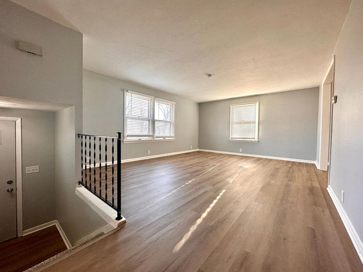6320 & 6322 N Fruitridge Street — Photo 3