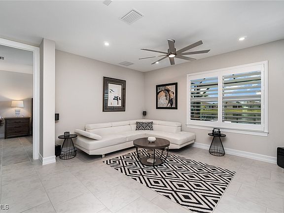 4th image of 44525 Palm Frond Dr