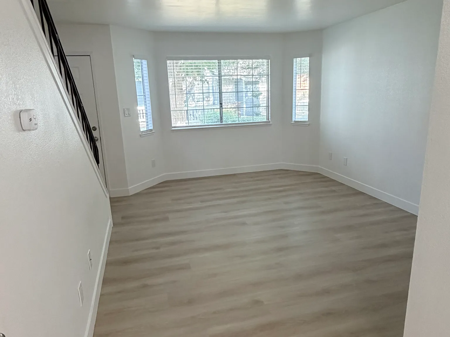 2 bed, 1.5 bath, 1032 sqft, $1,950 — Photo 4