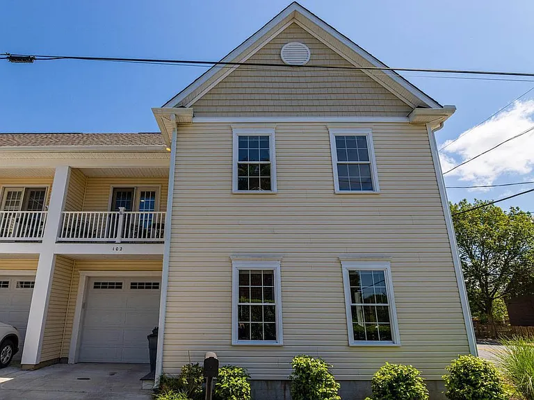 102 Charity Ln — Photo 4