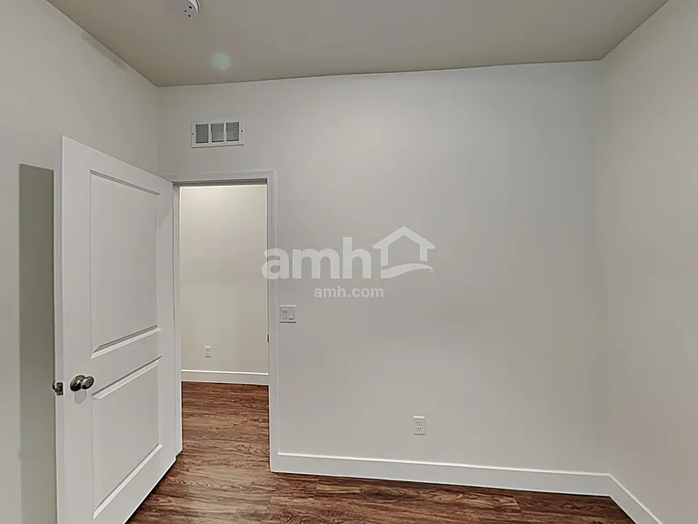 21481 S 231st St — Photo 19