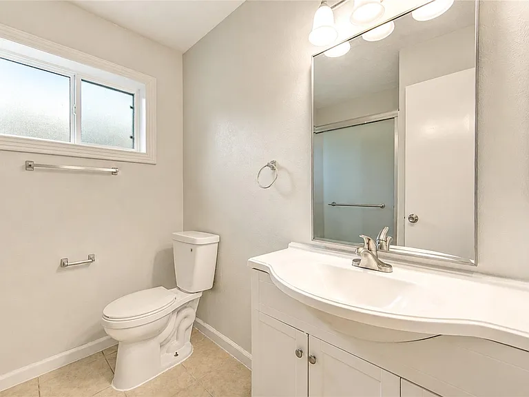 10123 Kent Towne Ln — Photo 15