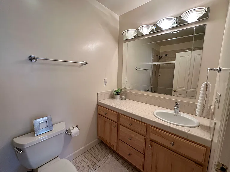 Blue Rock Apartments — Photo 10