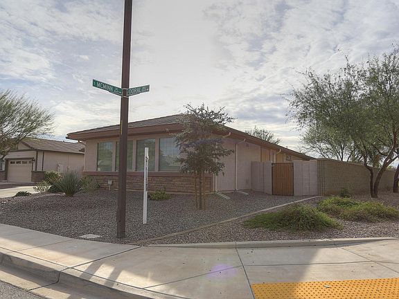 3rd image of 1067 E Doral Ave