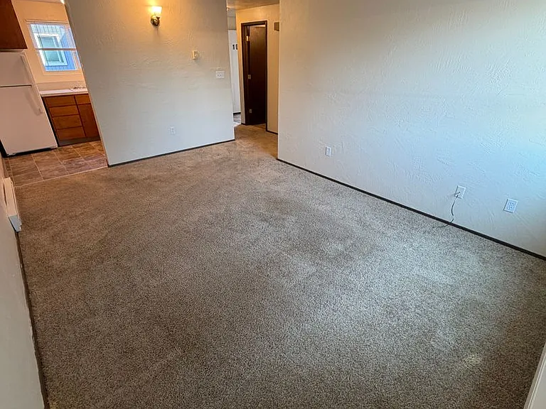 950 NW Sycamore Ave #10 — Photo 7