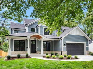 110 S Lorraine Rd, Wheaton, IL 60187