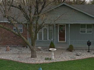 2261 S Franzy Dr, Decatur, IL 62521