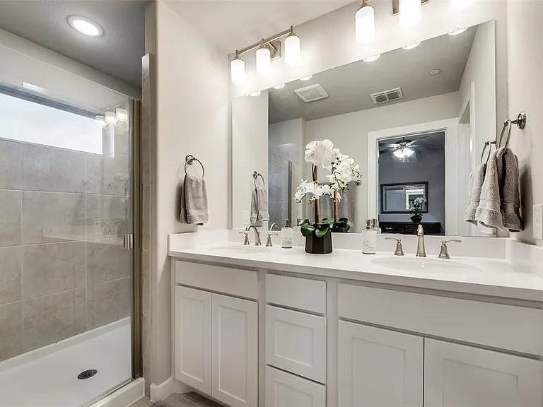 1317 Pebblebrook Dr — Photo 33