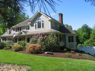 10 Woodstone Ct, Danbury, CT 06811