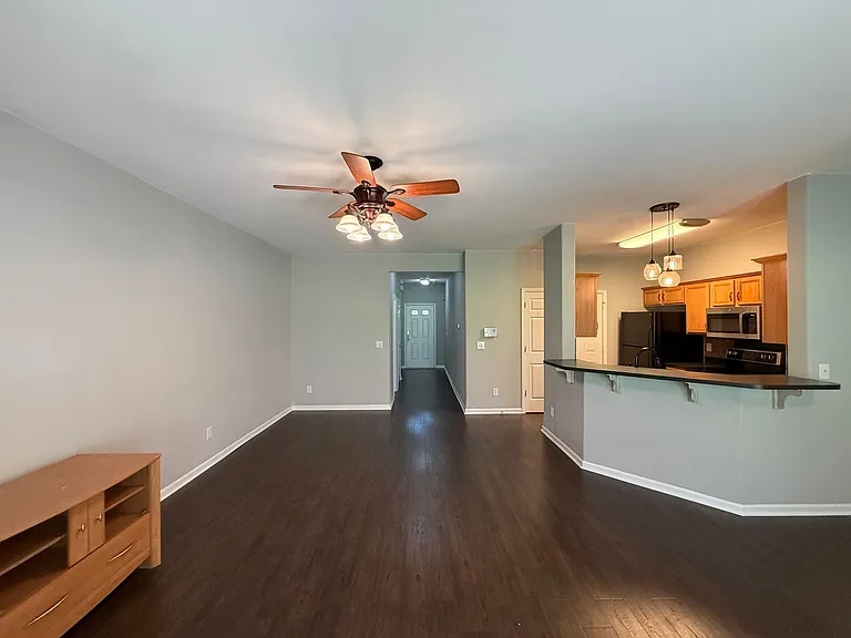 5994 Fox Point Cir — Photo 5