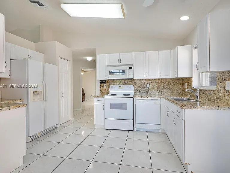 12357 SW 144th Ter — Photo 11