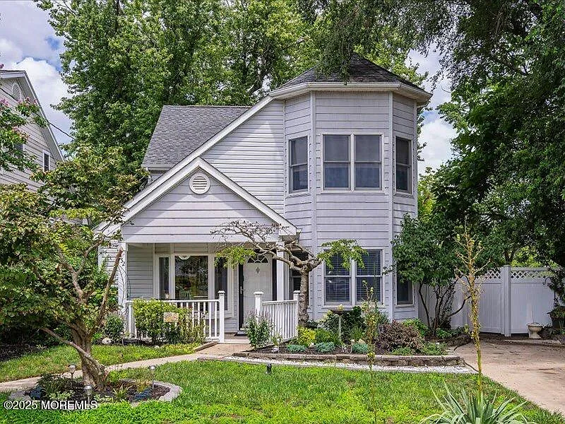 552 Prospect Ave