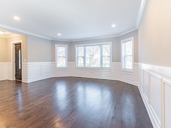 3rd image of 3730 N Oriole Ave
