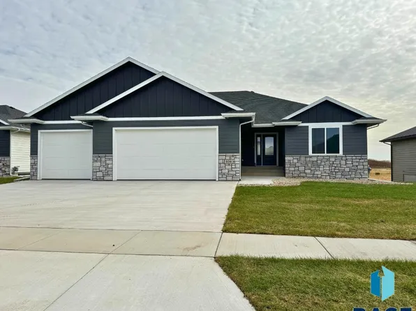 834 S Melissa Ave, Harrisburg, SD 57032