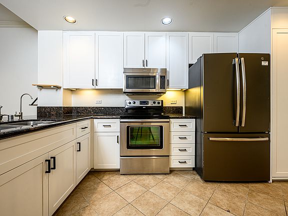 4th image of 2233 Martin APT 205