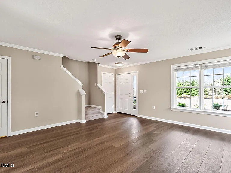 101 Harbor Haven Dr — Photo 3