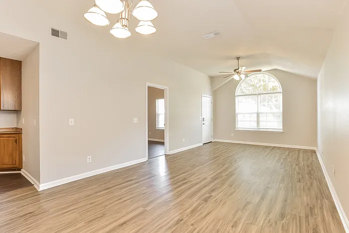 496 Cedar Park Cir — Photo 6