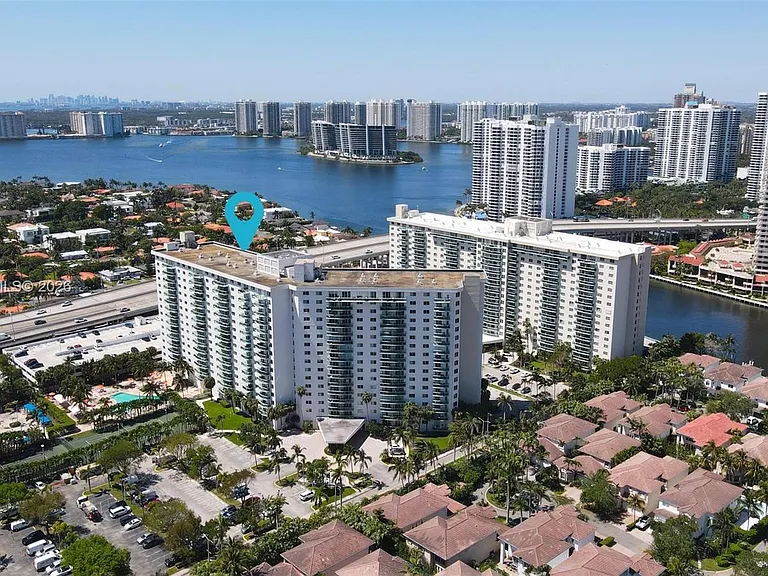 19380 Collins Ave #6 — Photo 37