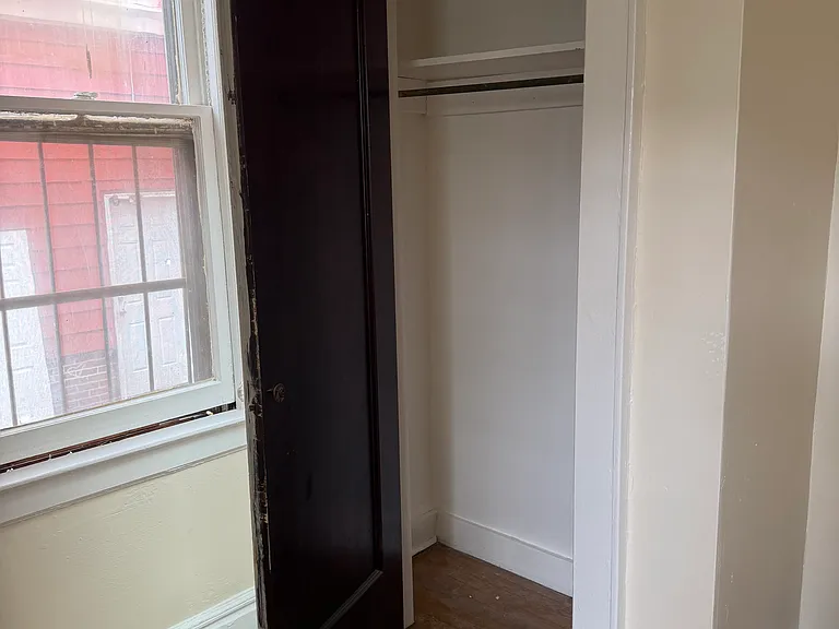 17-19 Monticello Ave #1 — Photo 3