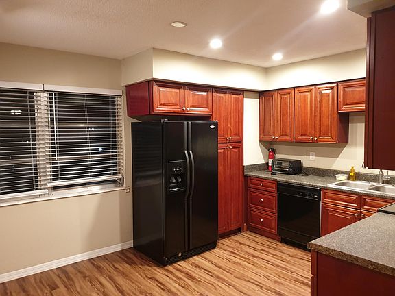 4th image of 825 N Primrose Dr APT 102