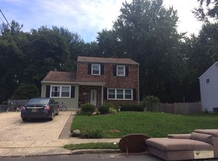 52 Red Leaf Rd, Moorestown, NJ 08057