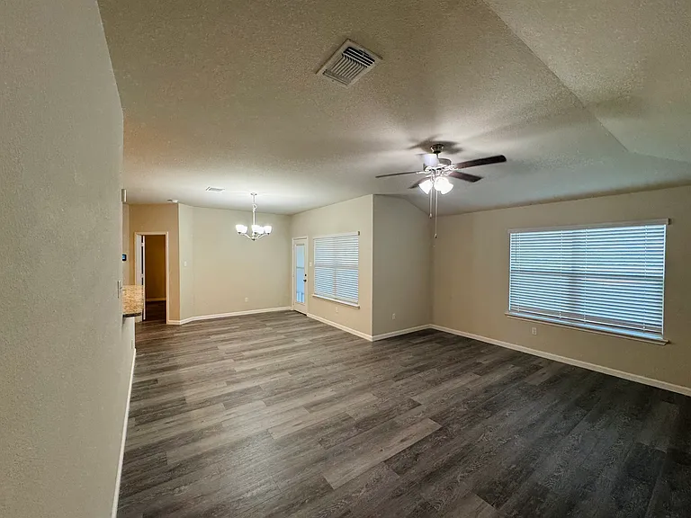 3020 Skinner Dr — Photo 7