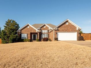 565 Triple J Dr, Lonoke, AR 72086
