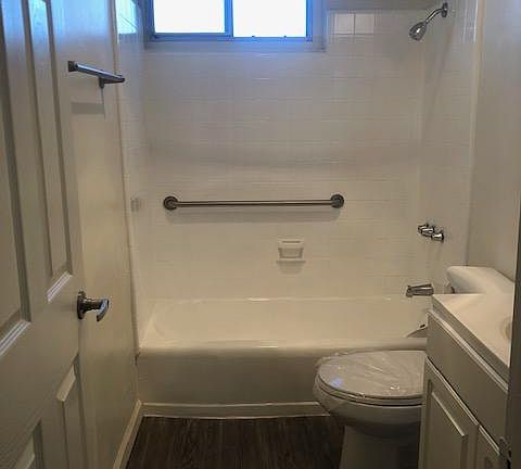 4th image of 14740 Roscoe Blvd #50