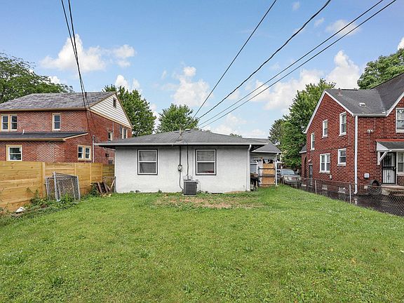 3rd image of 913 Lilley Ave