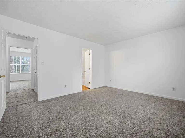 4066 Heritage Valley Ct — Photo 11