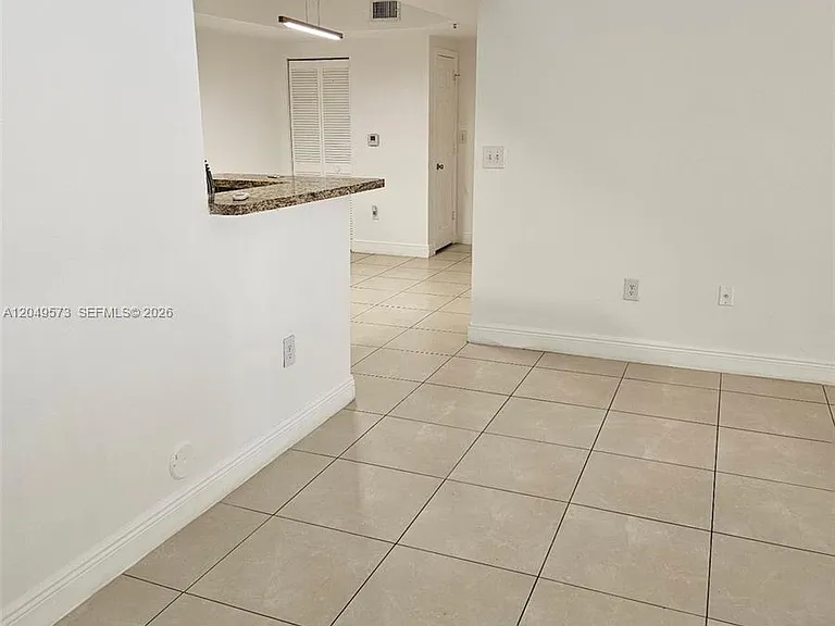 215 SW 117th Ter #14104 — Photo 5